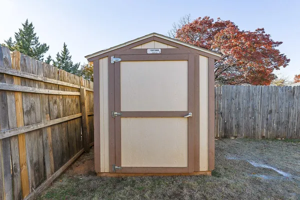 $1,100 | 8214 Vernon Avenue, Unit B, Lubbock, TX 79423