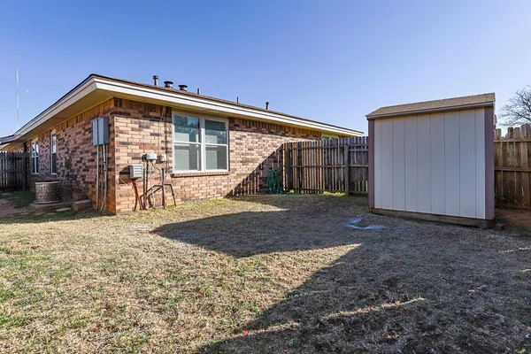 $1,100 | 8214 Vernon Avenue, Unit B, Lubbock, TX 79423