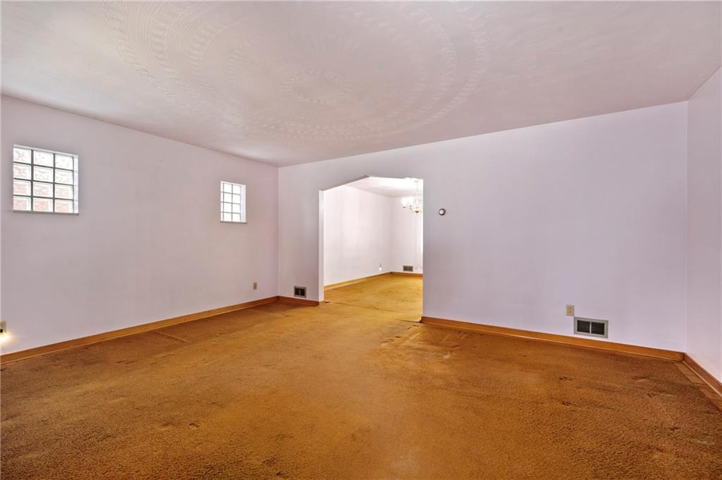 663 Loretta Street Pittsburgh, PA 15217 - Photo 11 of 17 an empty room with windows