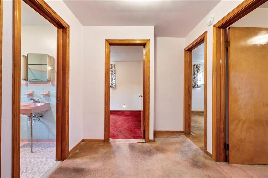 663 Loretta Street Pittsburgh, PA 15217 - Photo 8 of 17