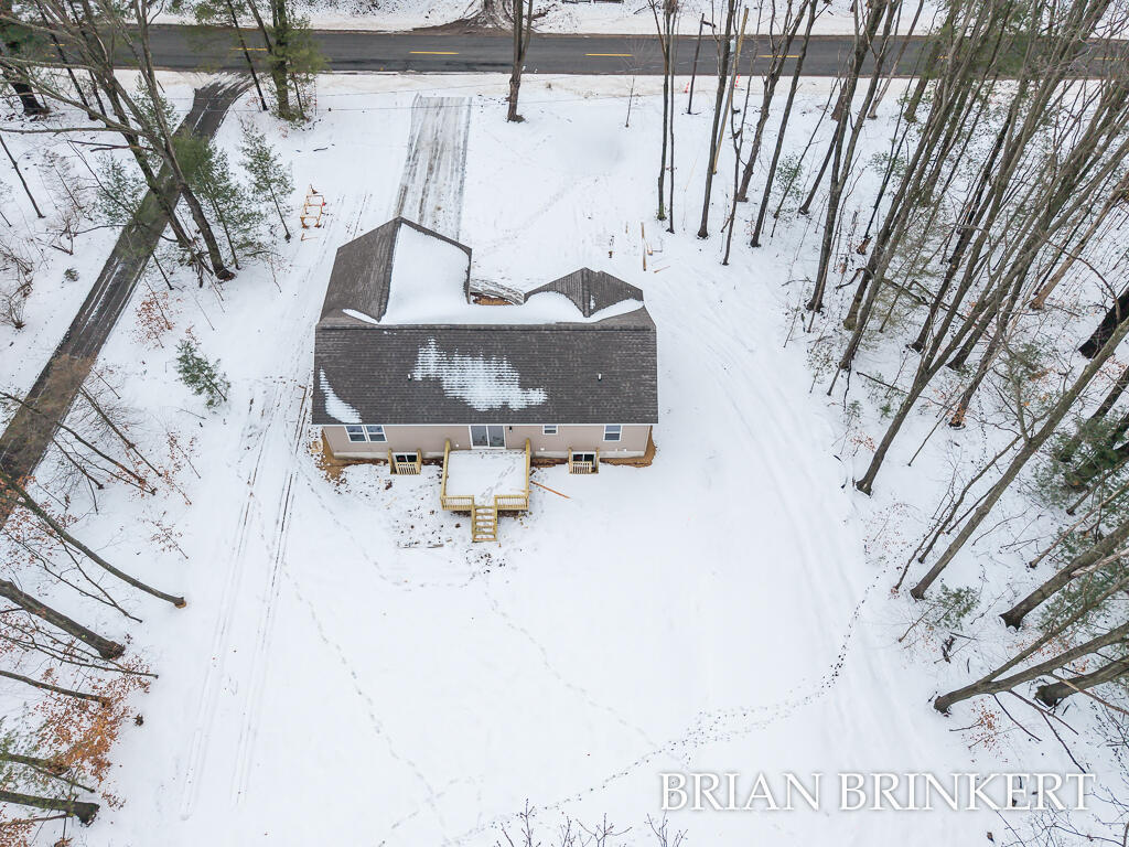 5233 West Lakewood Road Whitehall, MI 49461 - Photo 8 of 48 5233W.LakewoodRd-14LoRes