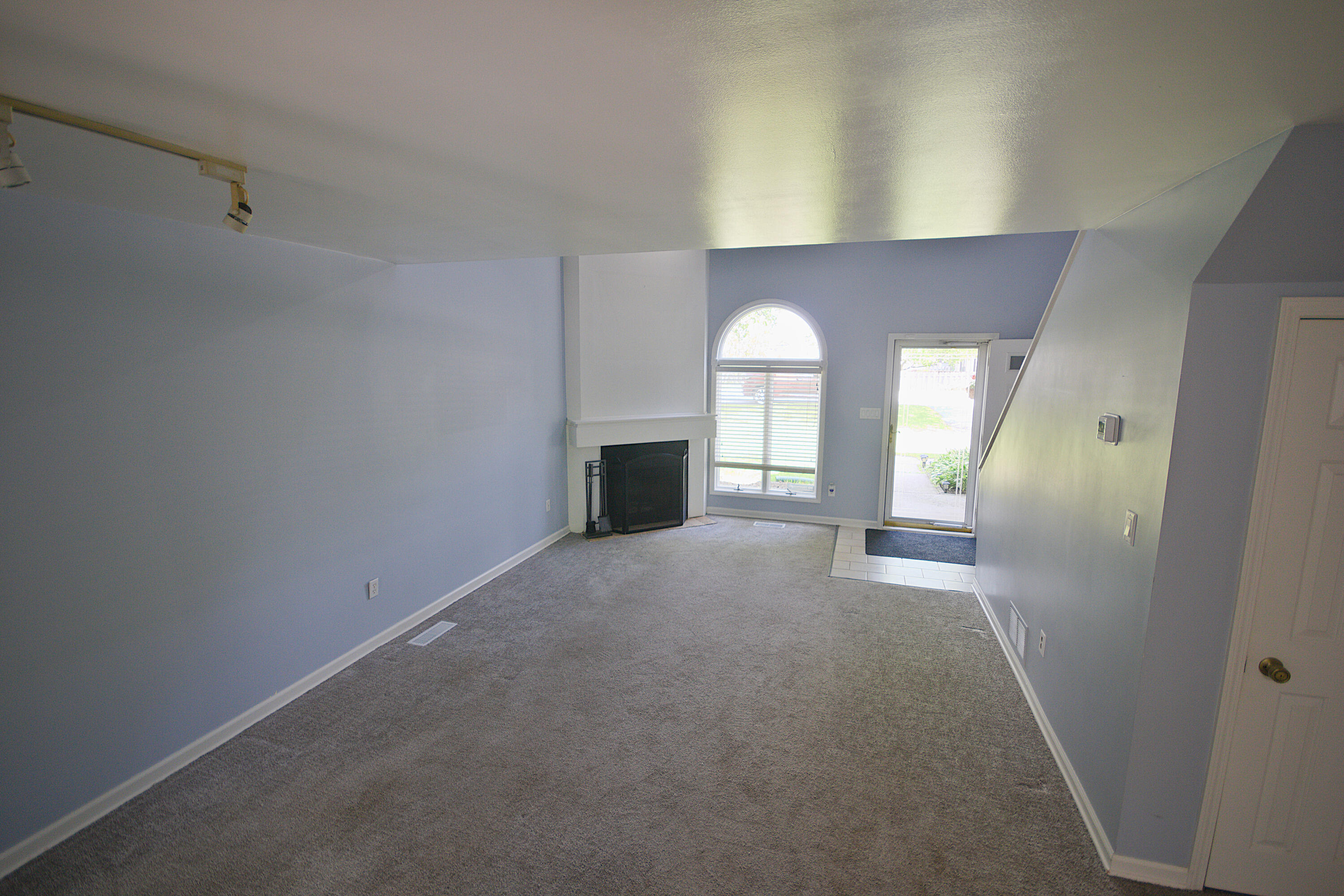 1831 Springvale Drive Crown Point, IN 46307 - Photo 5 of 25 3000x2000