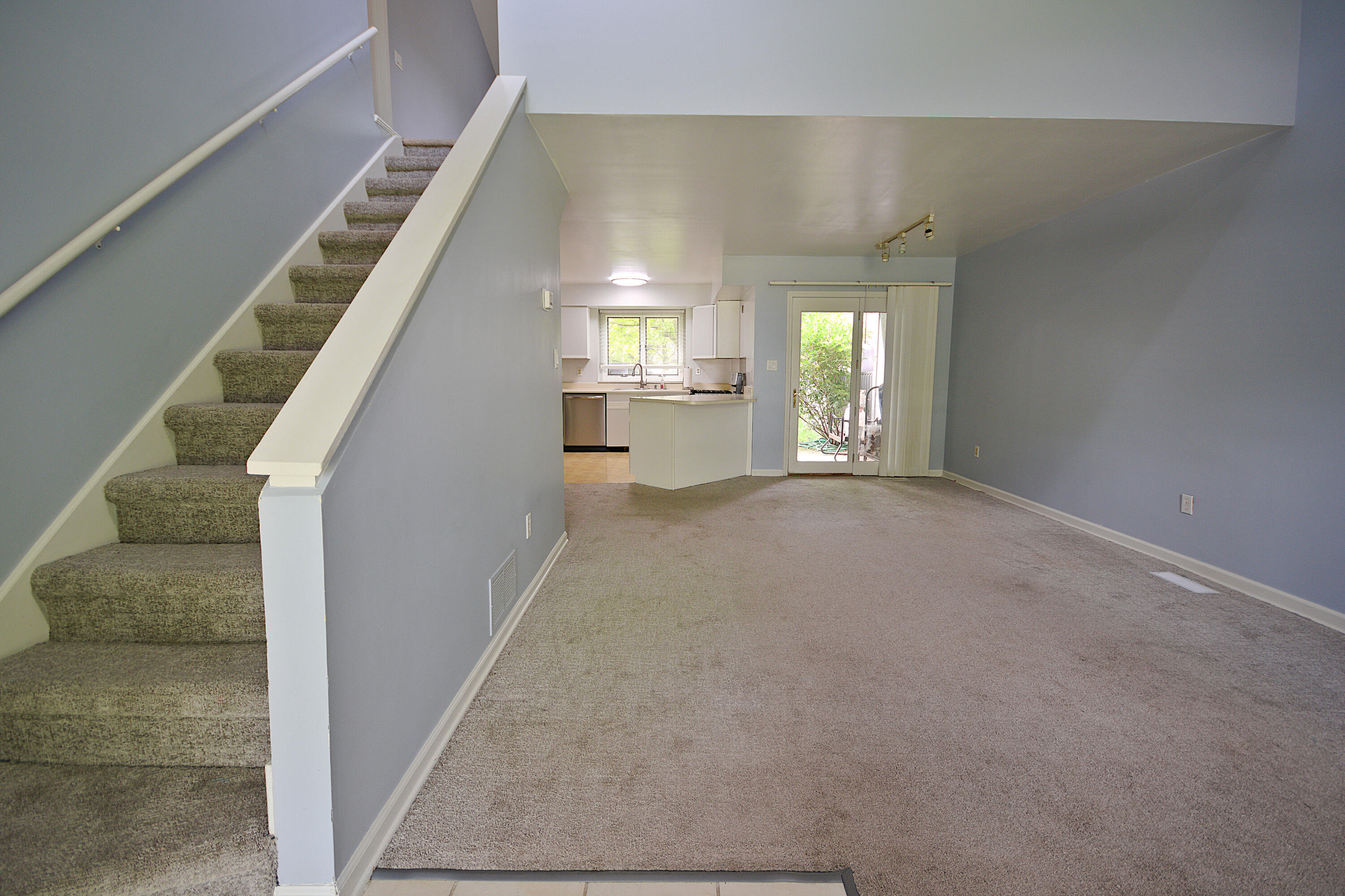 1831 Springvale Drive Crown Point, IN 46307 - Photo 9 of 25 3000x2000