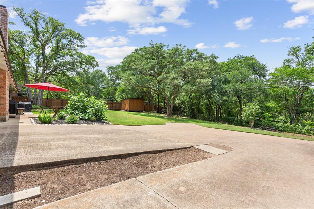 7844 Fairway Road Woodway, TX 76712 - Photo 33 of 37