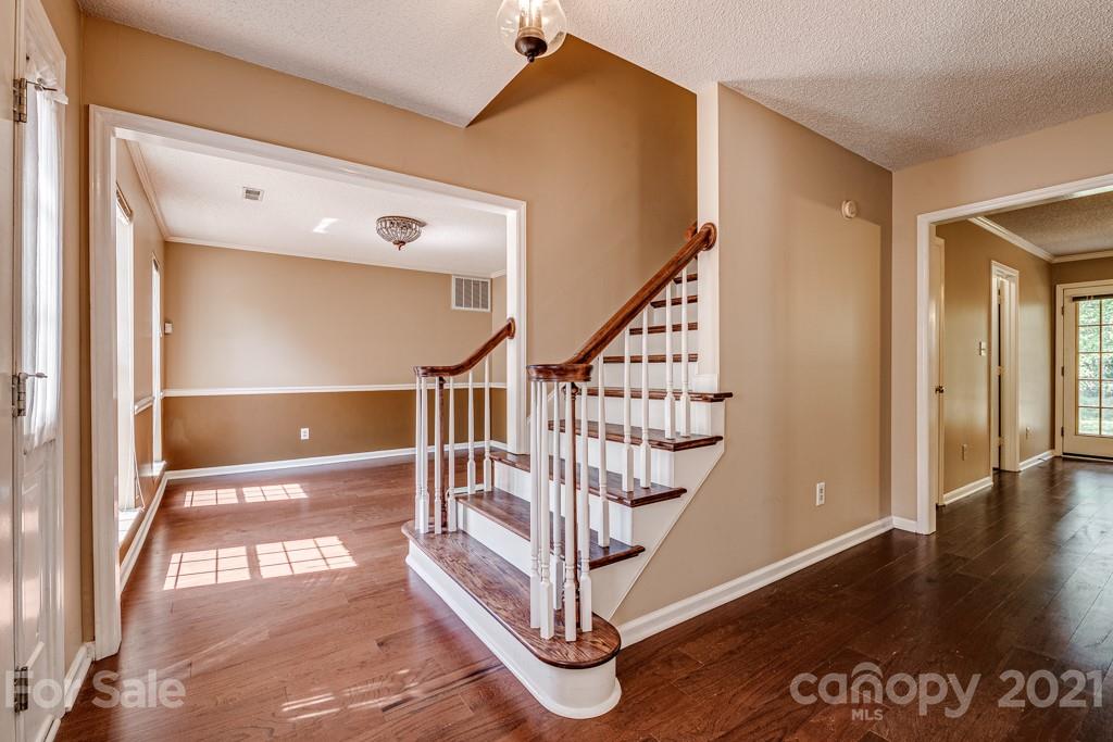 4516 Brownes Ferry Road Charlotte, NC 28269 - Photo 2 of 32 a view of entryway