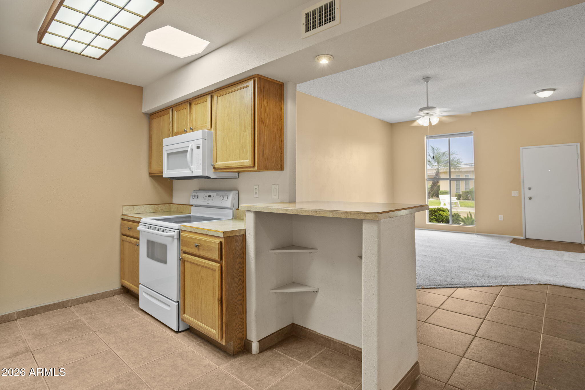10060 West Royal Oak Road, Unit F Sun City, AZ 85351 - Photo 9 of 22 10060 W Royal Oak Rd F Sun City - 238