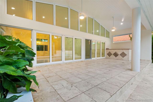 $1,900,000 | 7161 East Lago Drive, Coral Gables, FL 33143