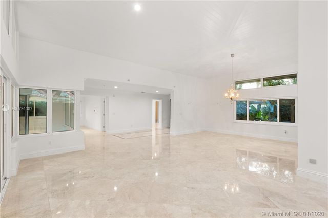 $1,900,000 | 7161 East Lago Drive, Coral Gables, FL 33143