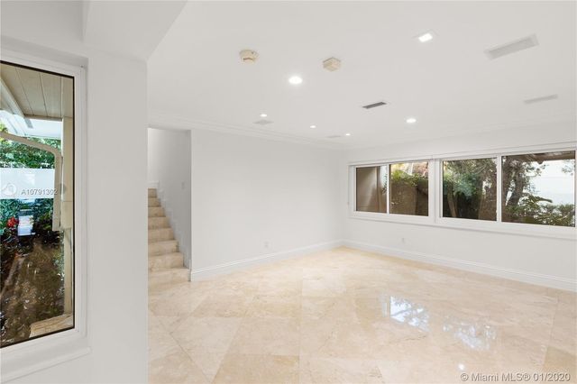 $1,900,000 | 7161 East Lago Drive, Coral Gables, FL 33143