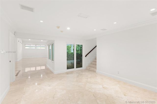 $1,900,000 | 7161 East Lago Drive, Coral Gables, FL 33143