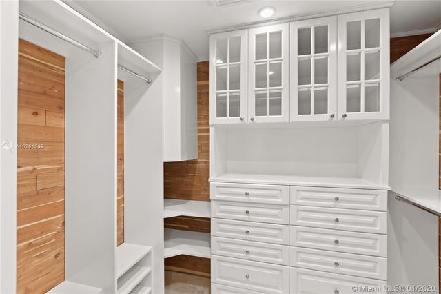 $1,900,000 | 7161 East Lago Drive, Coral Gables, FL 33143