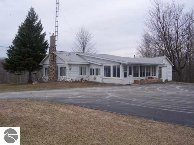 5315 East Peters Road Hale, MI 48739 - Photo 5 of 8 1758423-4.JPG