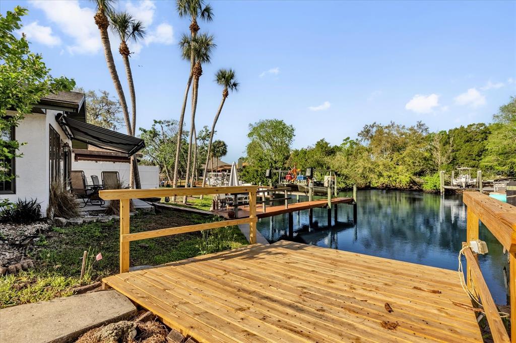 5222 South View Point Homosassa, FL 34448 - Photo 2 of 28