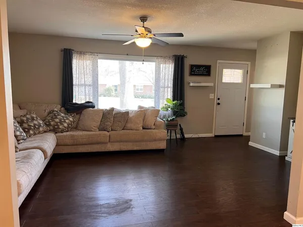 $215,000 | 2433 Cedar Creek Court, Quincy, IL 62305