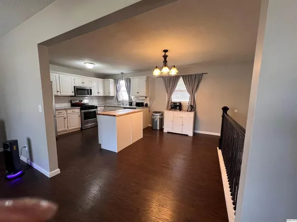 $215,000 | 2433 Cedar Creek Court, Quincy, IL 62305