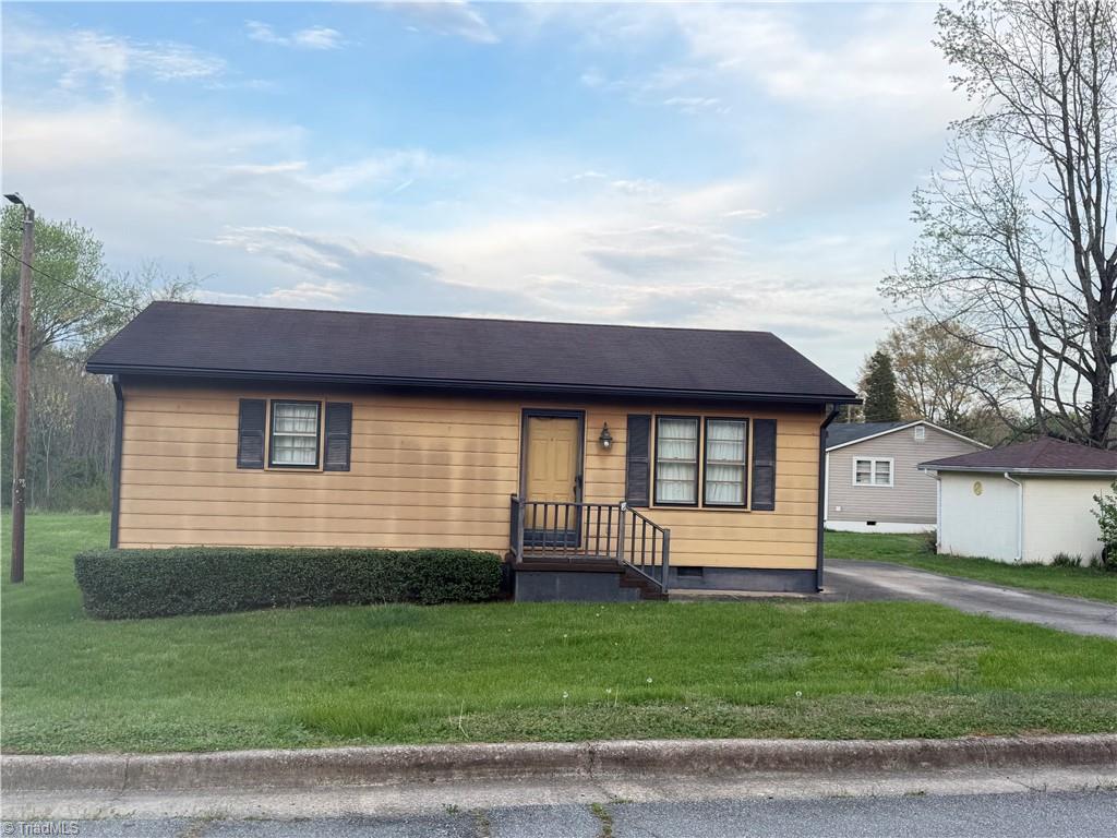 124 South Byrd Street Eden, NC 27288 - Photo 1 of 10