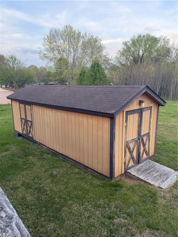124 South Byrd Street Eden, NC 27288 - Photo 10 of 10 large shed