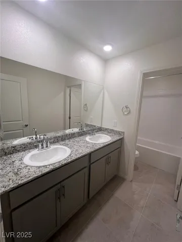 $2,744 | 9994 Cameron Street, Las Vegas, NV 89141