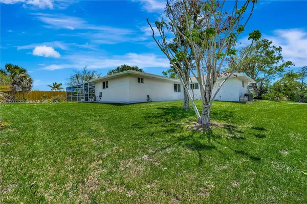 $4,950 | 9125 Southeast Karin Street, Hobe Sound, FL 33455