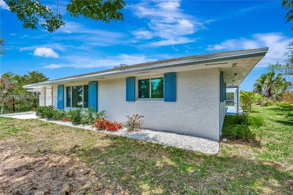 $4,950 | 9125 Southeast Karin Street, Hobe Sound, FL 33455