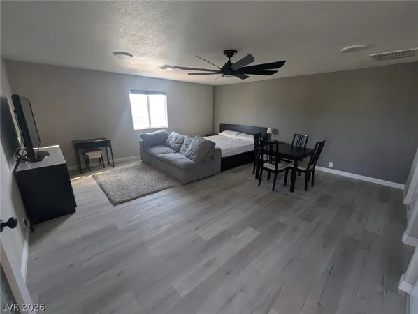 $1,250 | 5808 Evergreen Avenue, Las Vegas, NV 89107