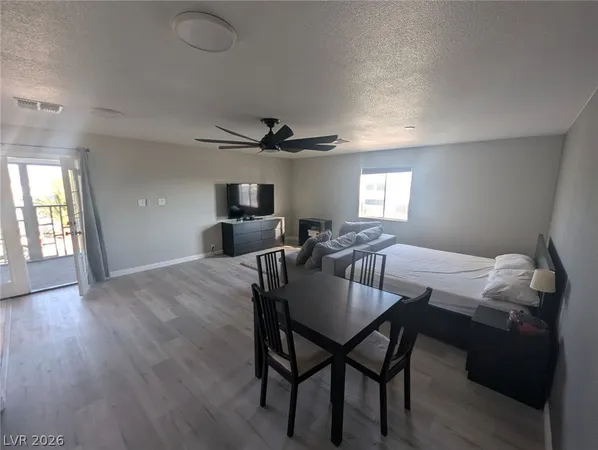 $1,250 | 5808 Evergreen Avenue, Las Vegas, NV 89107