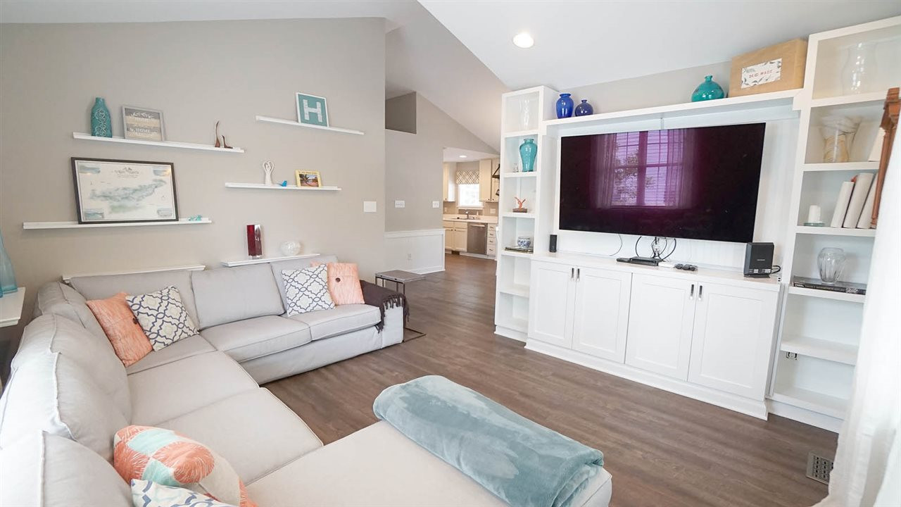 404 Pershing Road Raleigh, NC 27608 - Photo 4 of 25 Family Room