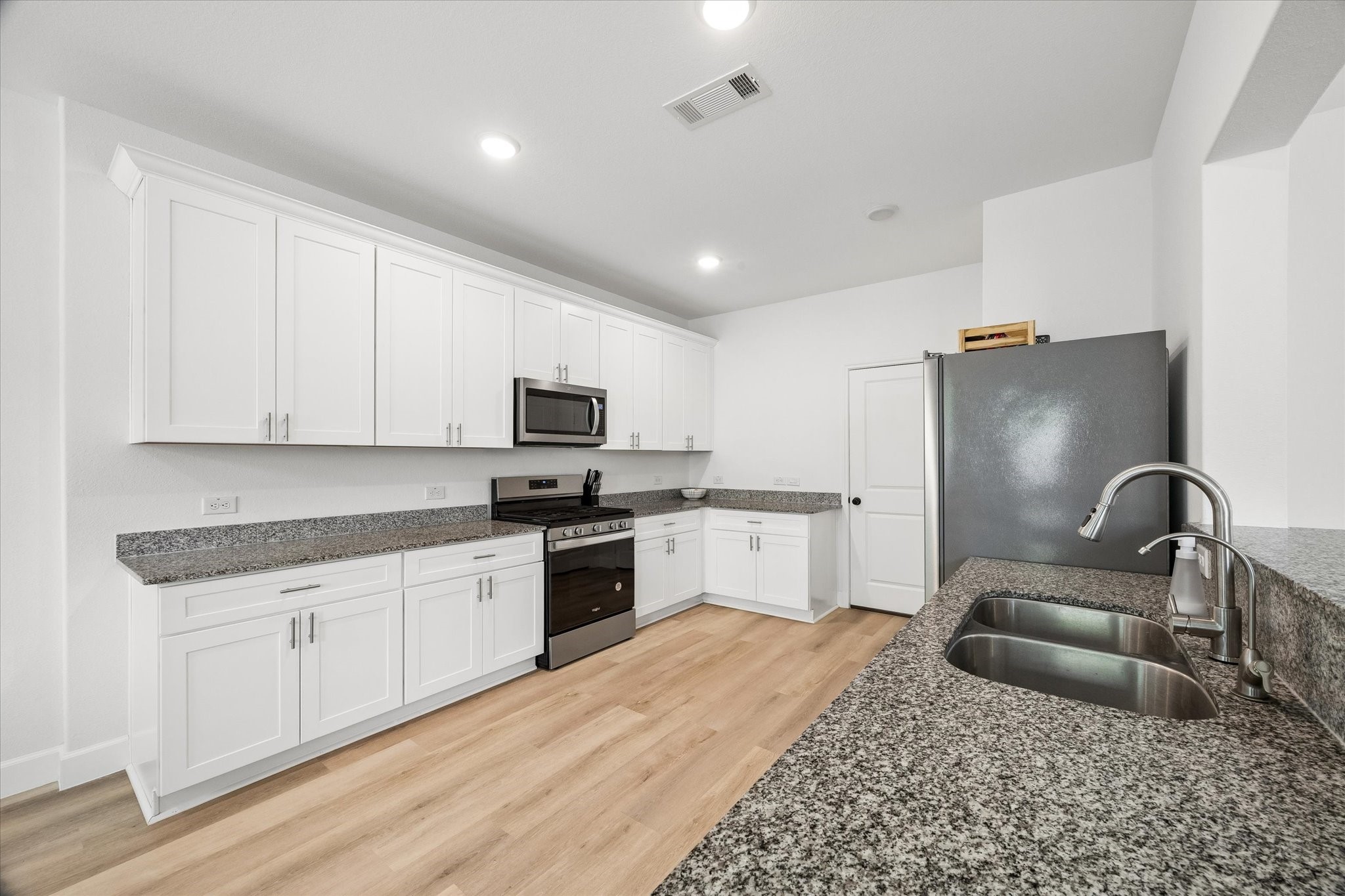 10122 Clearwick Street Houston, TX 77034 - Photo 6 of 21