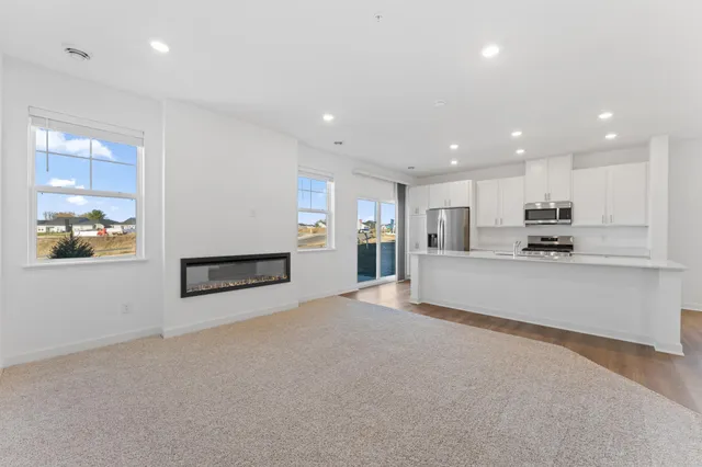 $384,910 | 10527 Harbor Lane North, Maple Grove, MN 55369