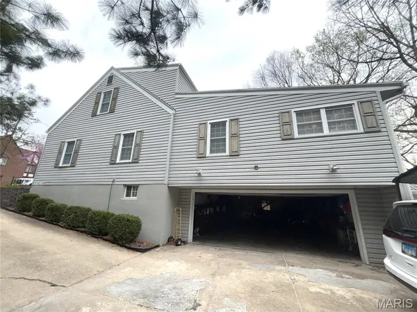 $240,000 | 222 Cedar Street, Greenville, IL 62246