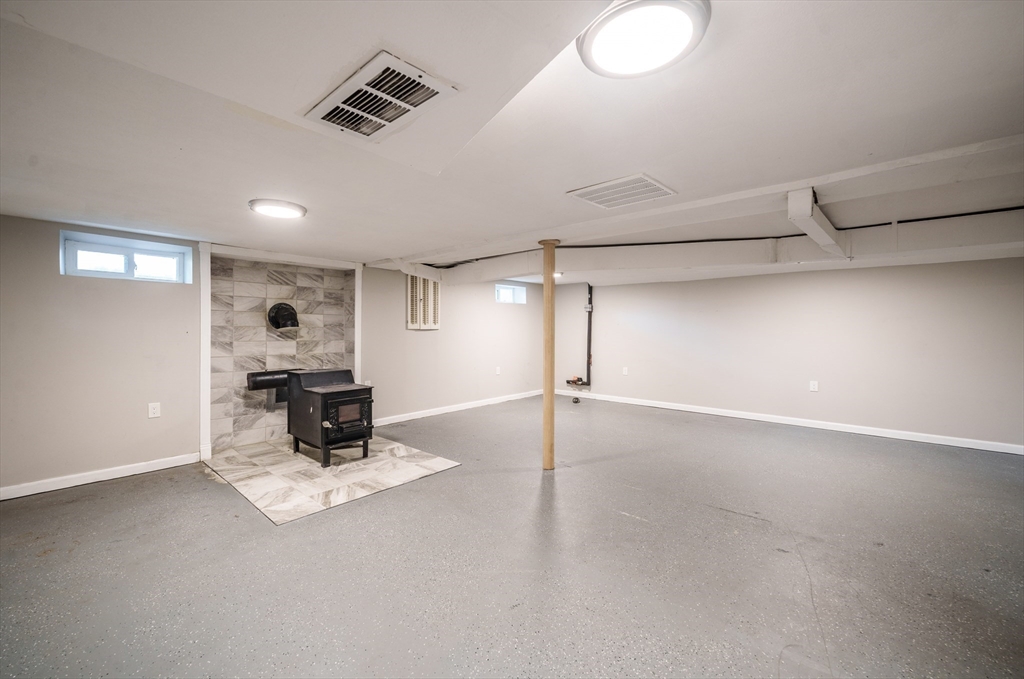 226 Dutchess Street Springfield, MA 01129 - Photo 31 of 39 a view of an empty room