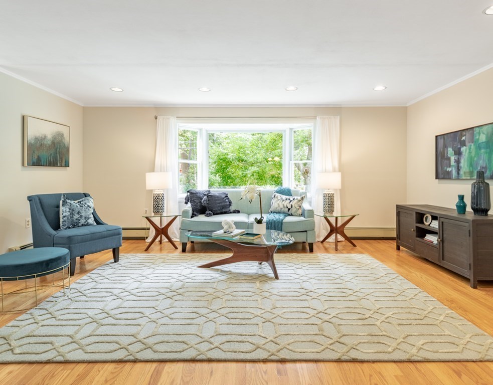 46 Meadowbrook Road Bedford, MA 01730 - Photo 4 of 29 Gallery Image 4