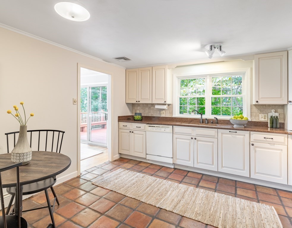 46 Meadowbrook Road Bedford, MA 01730 - Photo 9 of 29 Gallery Image 9