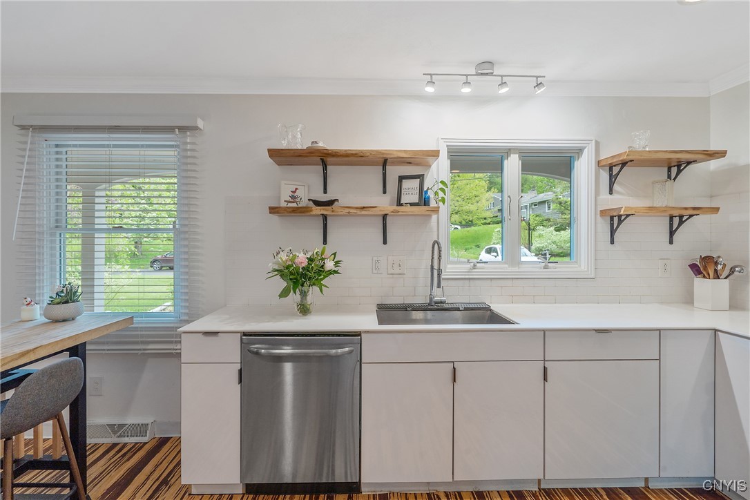 9 Bishop Drive Manlius, NY 13066 - Photo 13 of 50