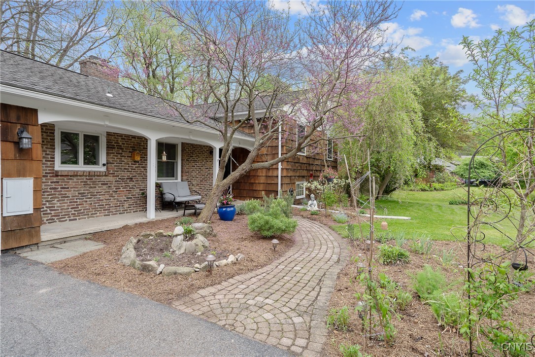 9 Bishop Drive Manlius, NY 13066 - Photo 2 of 50