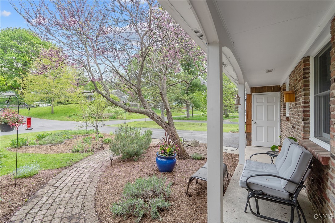 9 Bishop Drive Manlius, NY 13066 - Photo 3 of 50