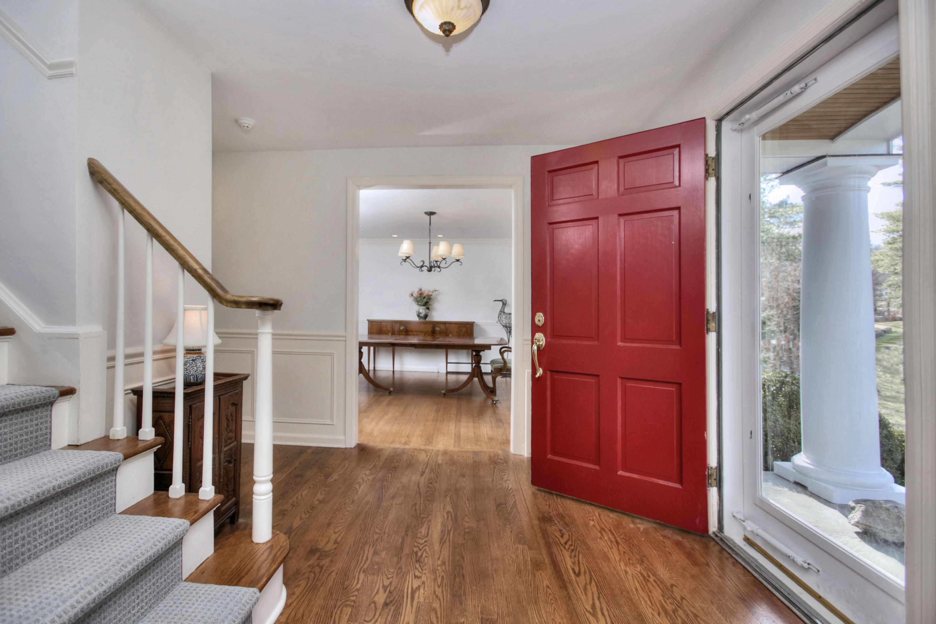 736 Silvermine Road New Canaan, CT 06840 - Photo 2 of 30 a living room with furniture
