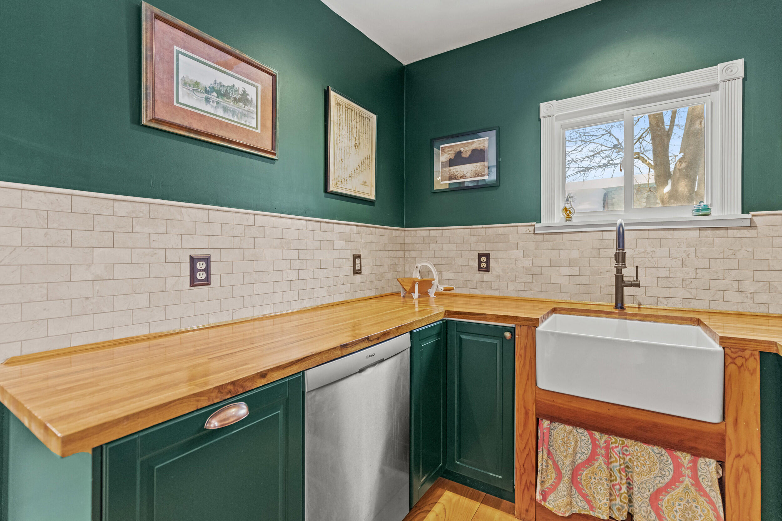 75 Russell Street Bath, ME 04530 - Photo 12 of 59 75 russell street bath_009