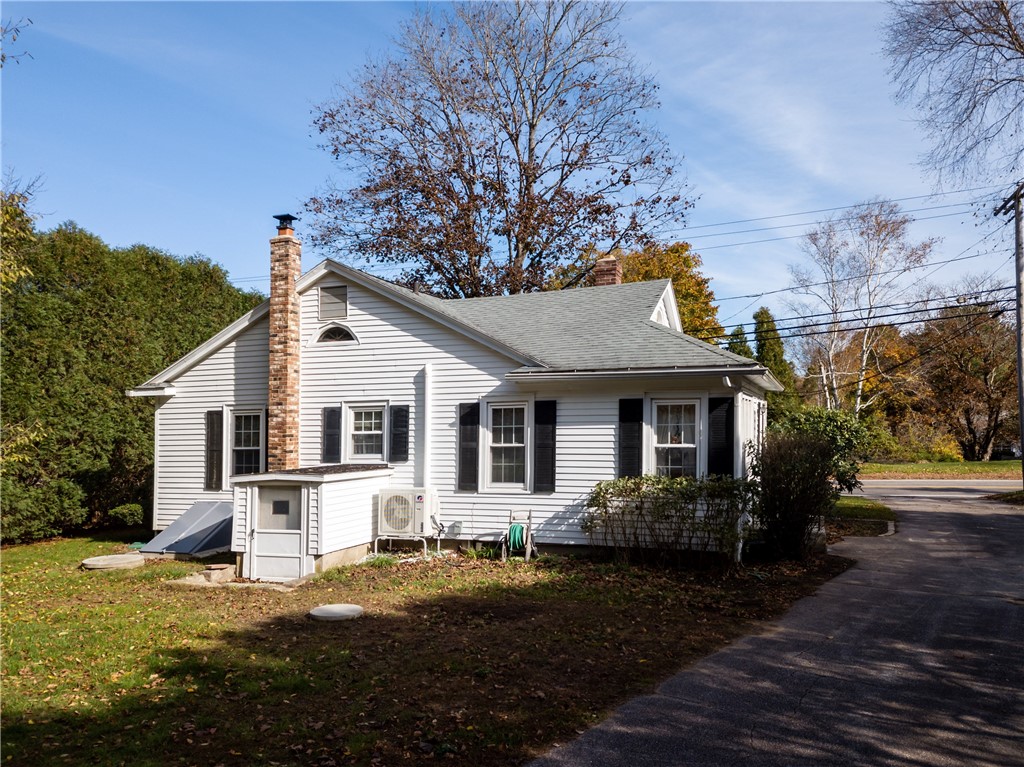 53 Spring Street Hopkinton, RI 02832 - Photo 2 of 30