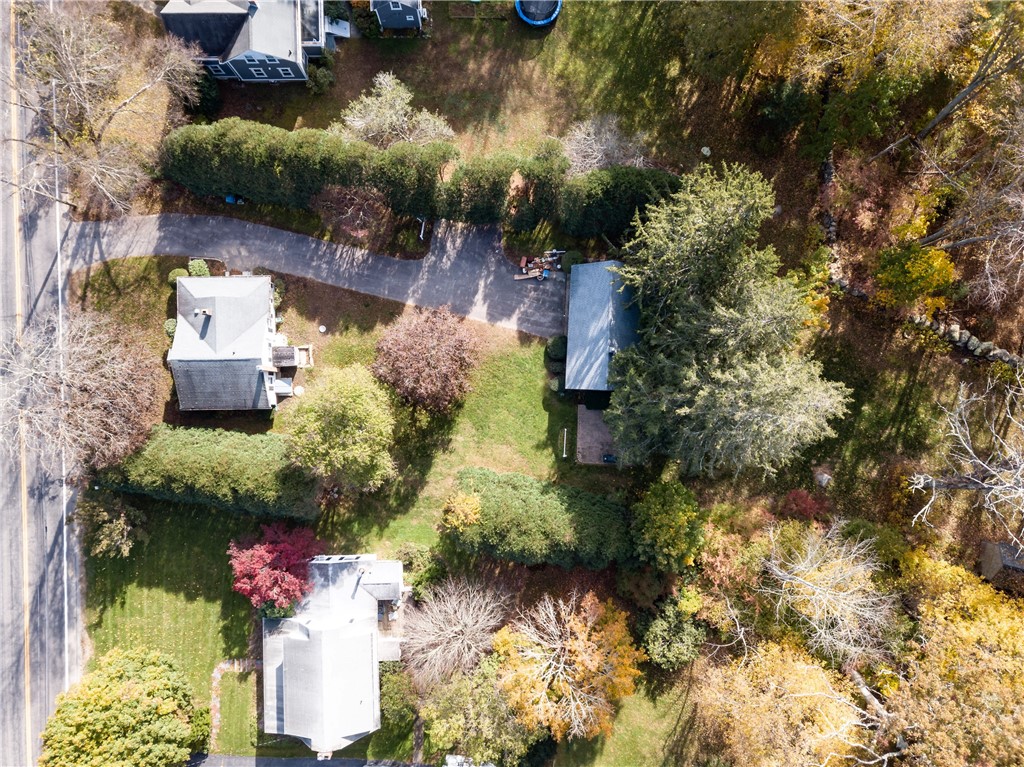 53 Spring Street Hopkinton, RI 02832 - Photo 3 of 30