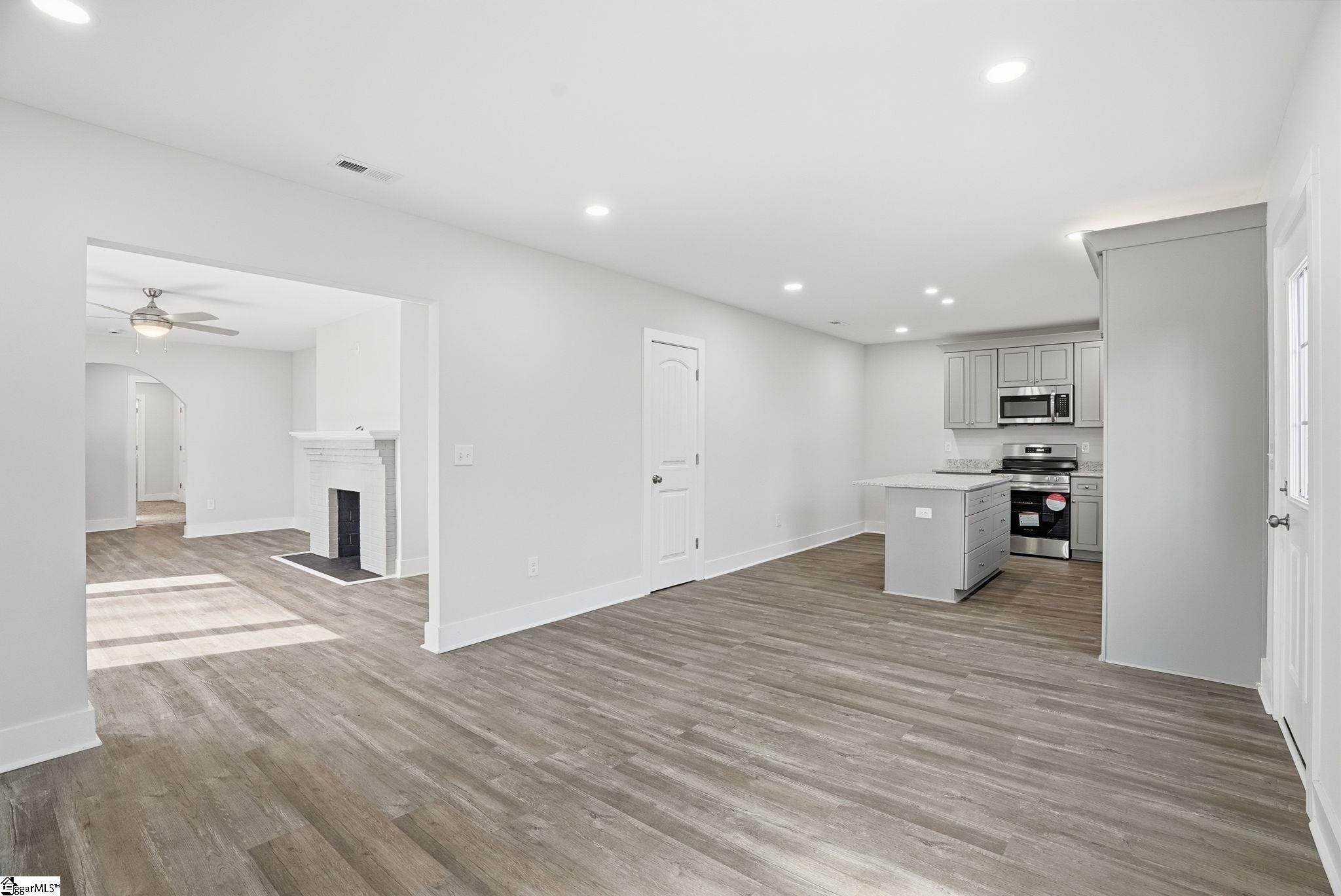 112 East Parker Road Greenville, SC 29611 - Photo 7 of 22