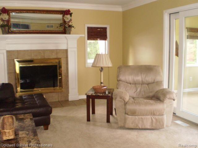 1364 Chestnut Lane Rochester, MI 48309 - Photo 13 of 37 Family Room