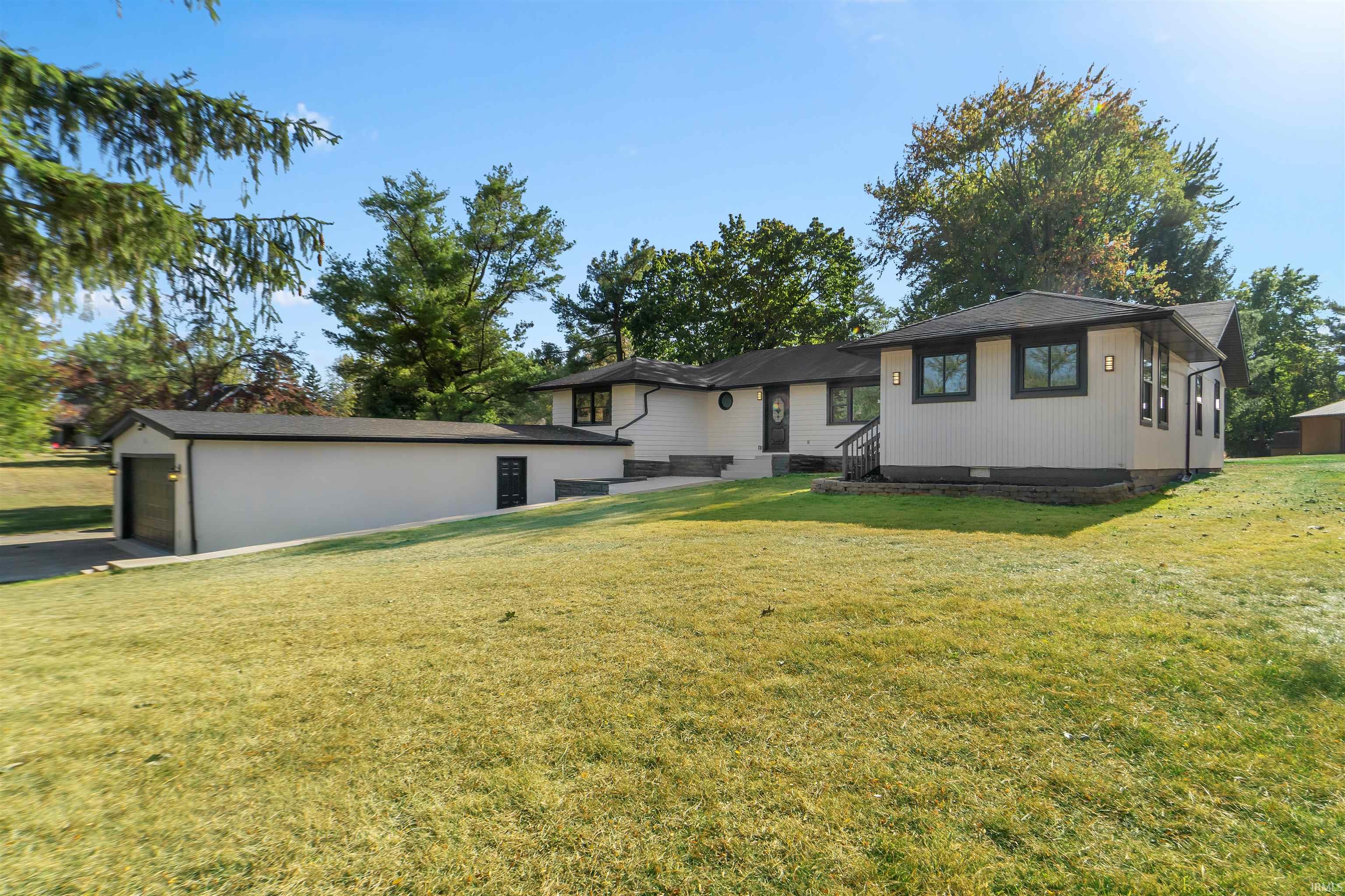 9032 Muldoon Road Fort Wayne, IN 46819 - Photo 1 of 33
