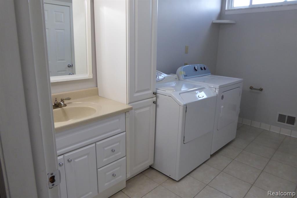 2365 Walton Boulevard Rochester, MI 48309 - Photo 33 of 40