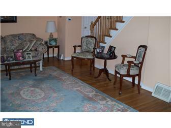 72 Nield Road Springfield, PA 19064 - Photo 3 of 12 Living Room