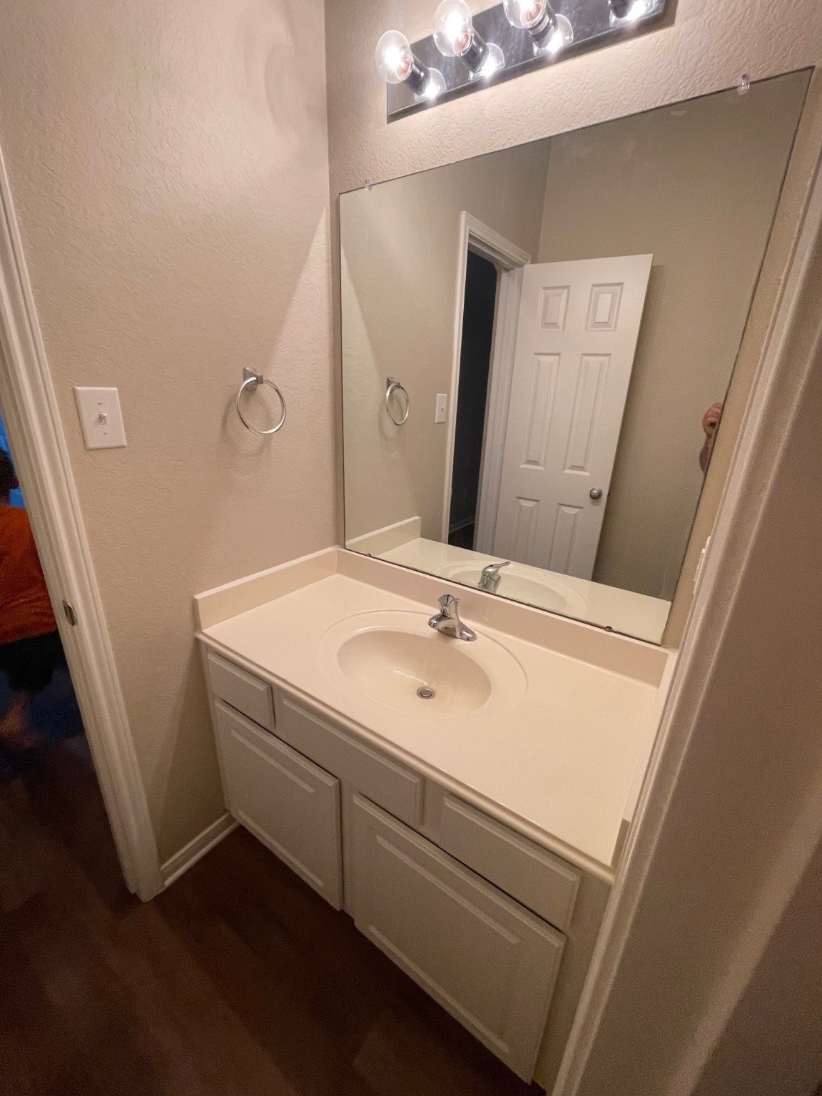1201 Stallion Ridge Alvin, TX 77511 - Photo 15 of 29 a bathroom with a sink and a mirror