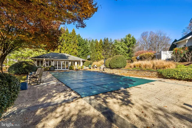 $1,600,000 | 2 Hillsyde Court, Cockeysville, MD 21030