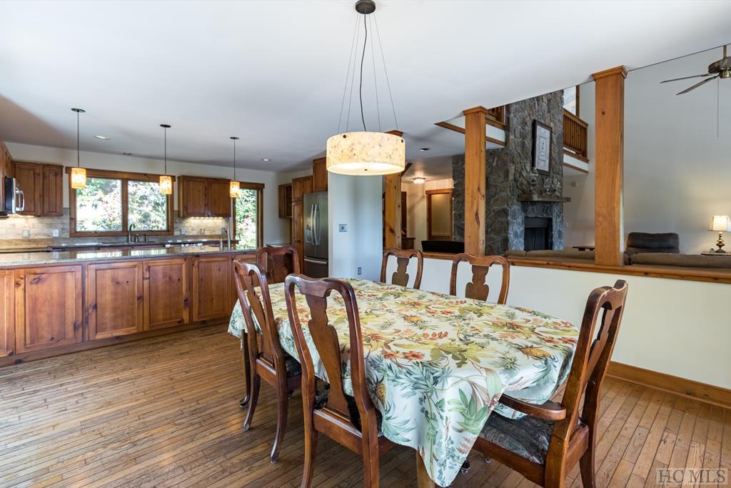 200 Rockledge Road Sapphire, NC 28774 - Photo 10 of 32 Gallery Image 10