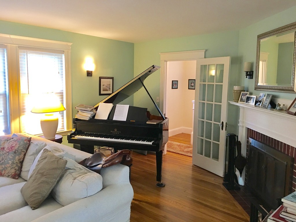 7 Larchmont Road Salem, MA 01970 - Photo 4 of 11 Gallery Image 4