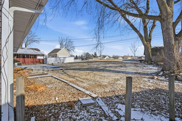 $180,000 | 1237 Hilltop Drive, Milan, IL 61264